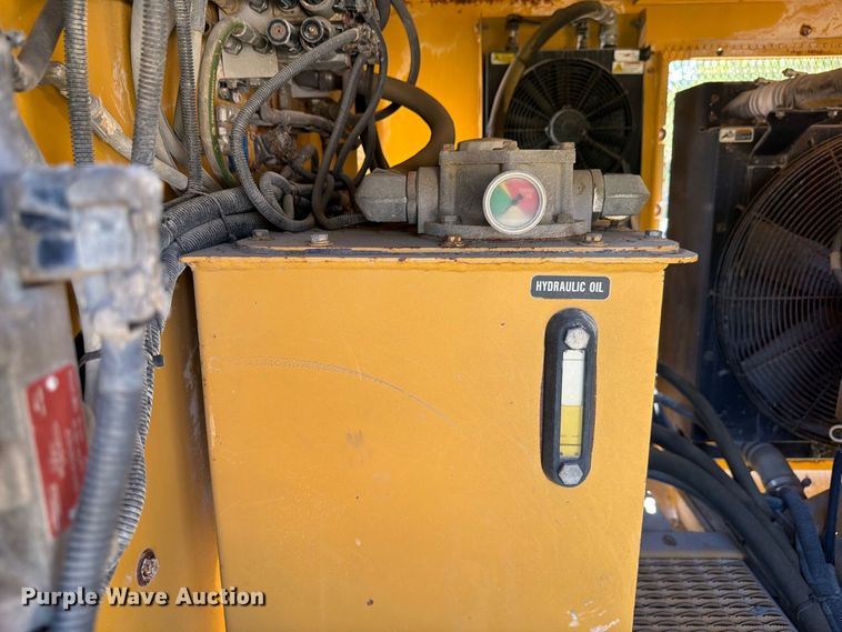 image for item DV7308 Impact 4043T crusher