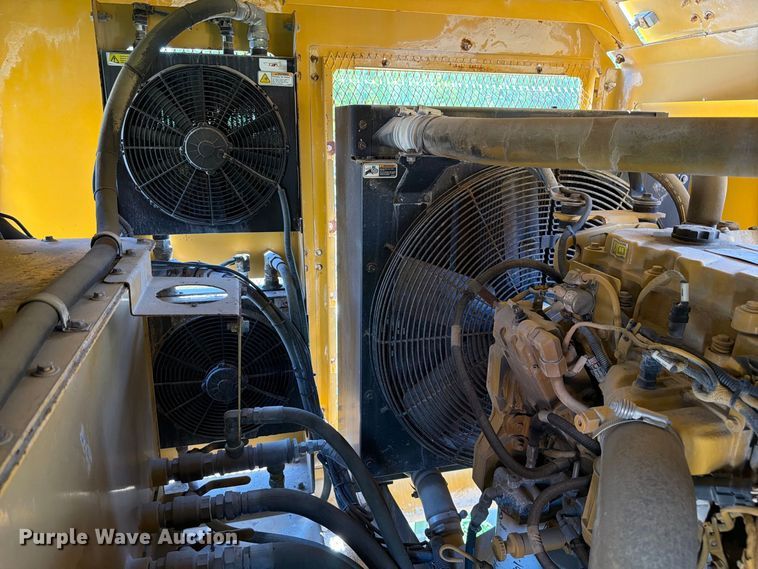 image for item DV7308 Impact 4043T crusher