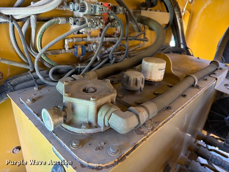 image for item DV7308 Impact 4043T crusher