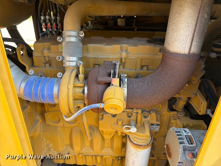 image for item DV7308 Impact 4043T crusher