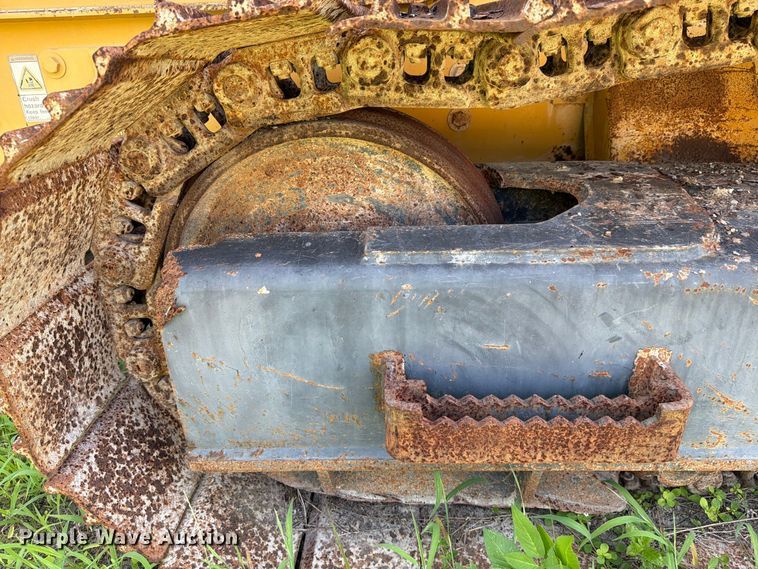 image for item DV7308 Impact 4043T crusher