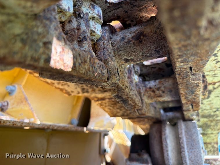 image for item DV7308 Impact 4043T crusher