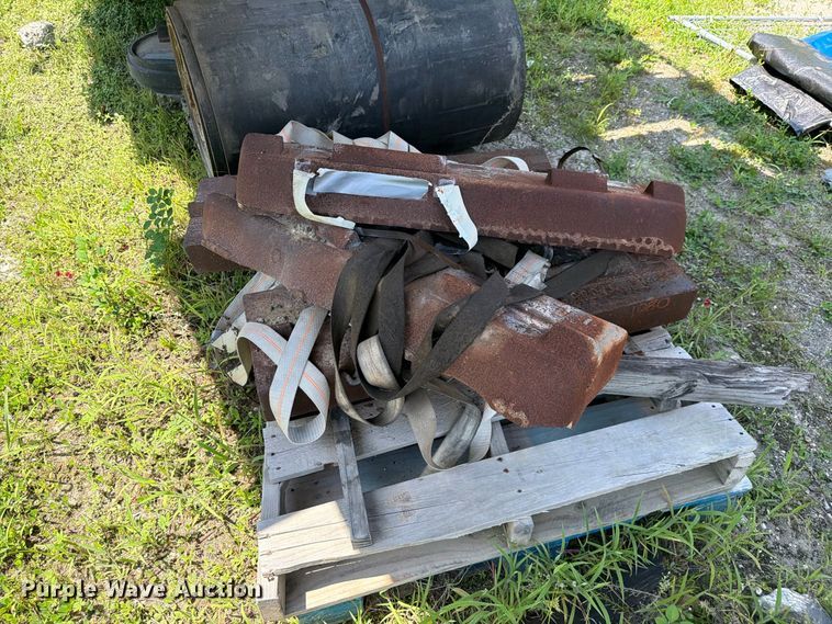 image for item DV7308 Impact 4043T crusher