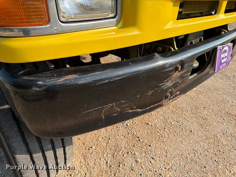 image for item DV8573 1997 Ford LT8501 flatbed truck