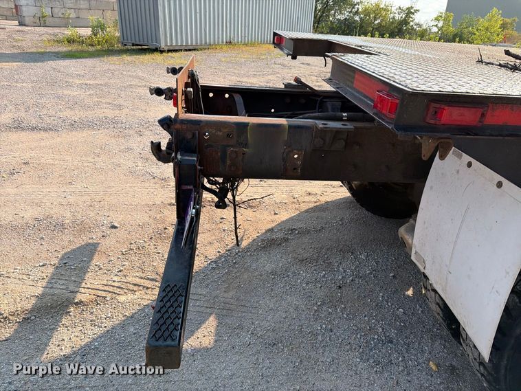 image for item DV8573 1997 Ford LT8501 flatbed truck