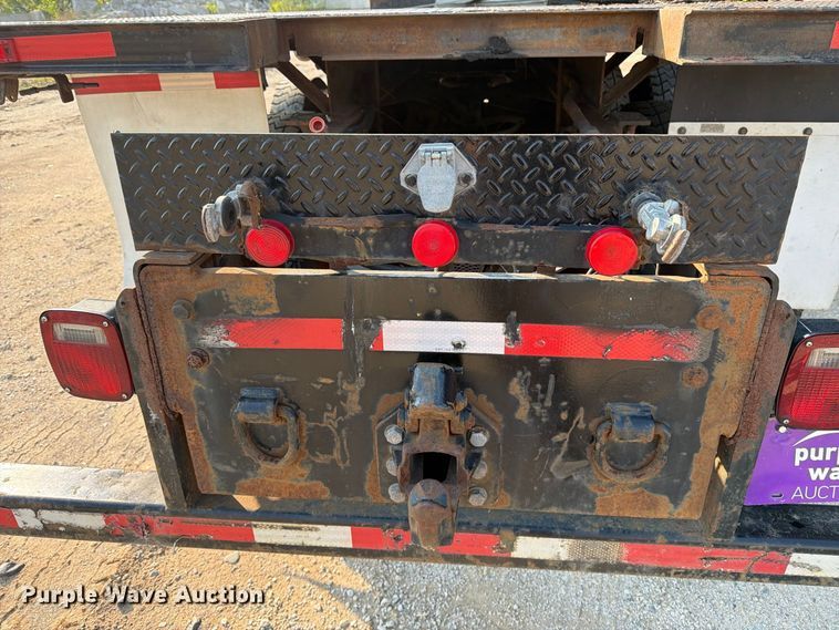image for item DV8573 1997 Ford LT8501 flatbed truck