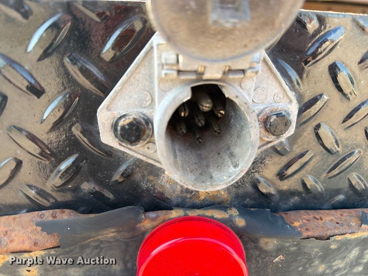 image for item DV8573 1997 Ford LT8501 flatbed truck
