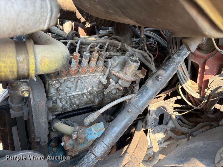 image for item DV8573 1997 Ford LT8501 flatbed truck