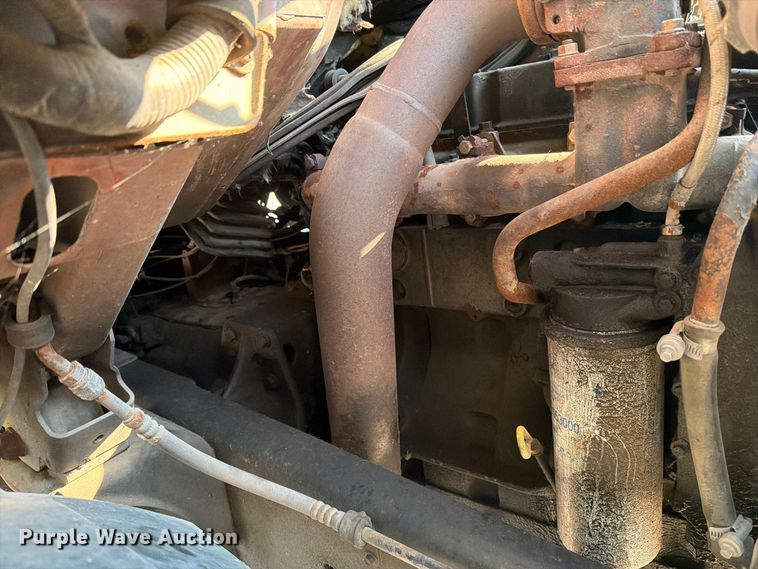 image for item DV8573 1997 Ford LT8501 flatbed truck