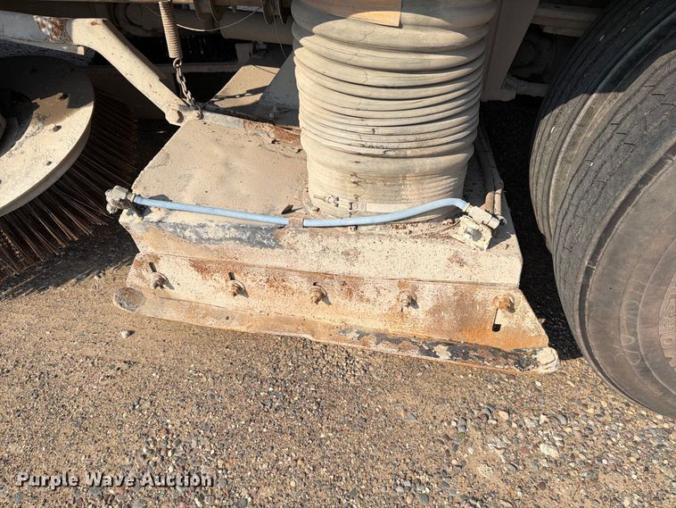 image for item DV8574 2015 Freightliner Business Class M2 street sweeper truck