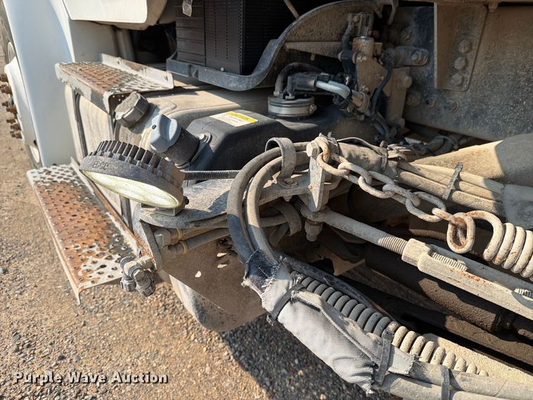 image for item DV8574 2015 Freightliner Business Class M2 street sweeper truck