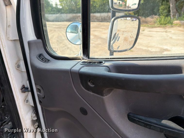 image for item DV8574 2015 Freightliner Business Class M2 street sweeper truck