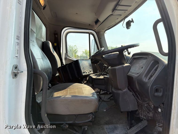 image for item DV8574 2015 Freightliner Business Class M2 street sweeper truck