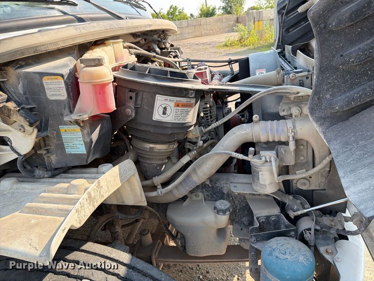 image for item DV8574 2015 Freightliner Business Class M2 street sweeper truck