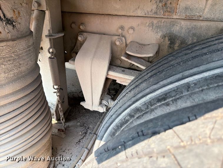 image for item DV8574 2015 Freightliner Business Class M2 street sweeper truck