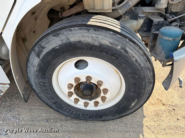 image for item DV8574 2015 Freightliner Business Class M2 street sweeper truck