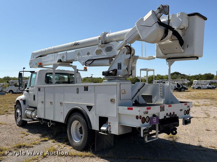 image for item DV8575 2013 International 4300 bucket truck