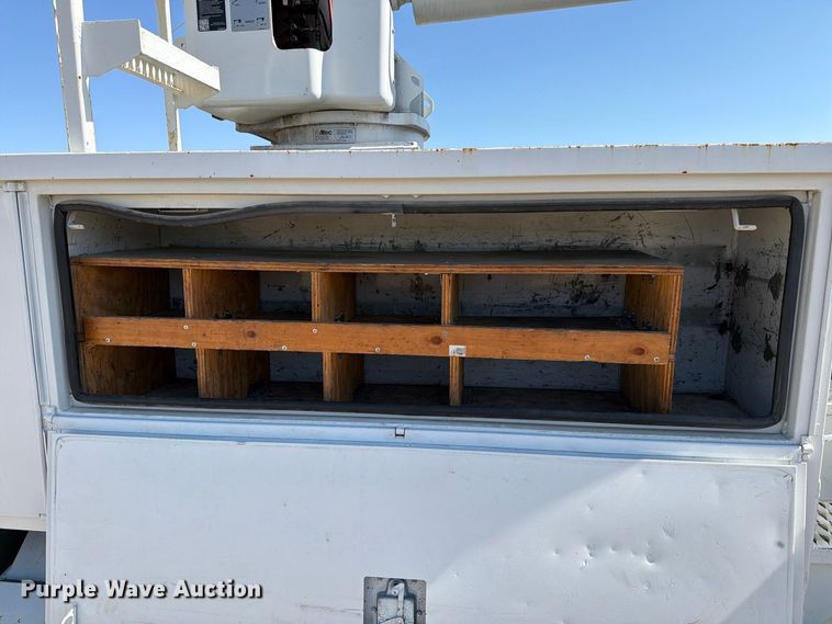 image for item DV8575 2013 International 4300 bucket truck
