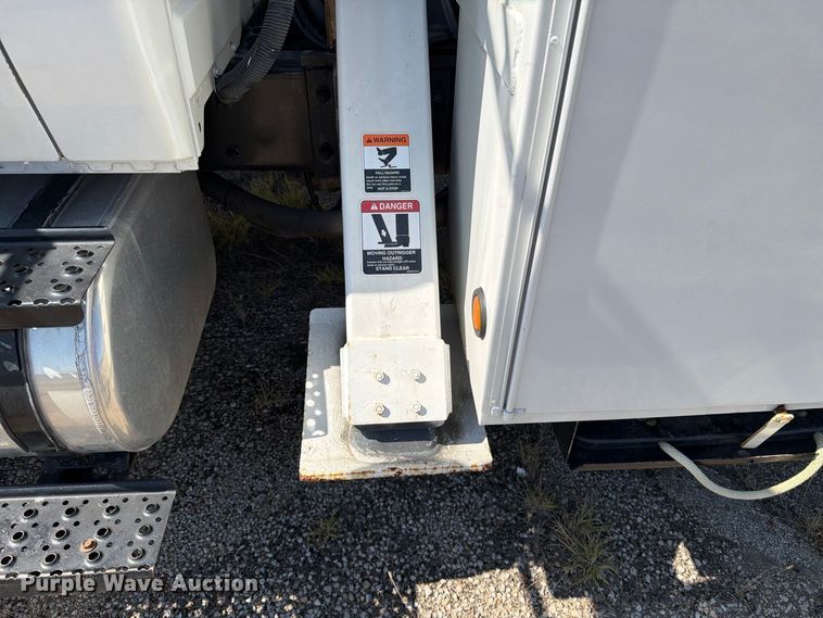 image for item DV8575 2013 International 4300 bucket truck