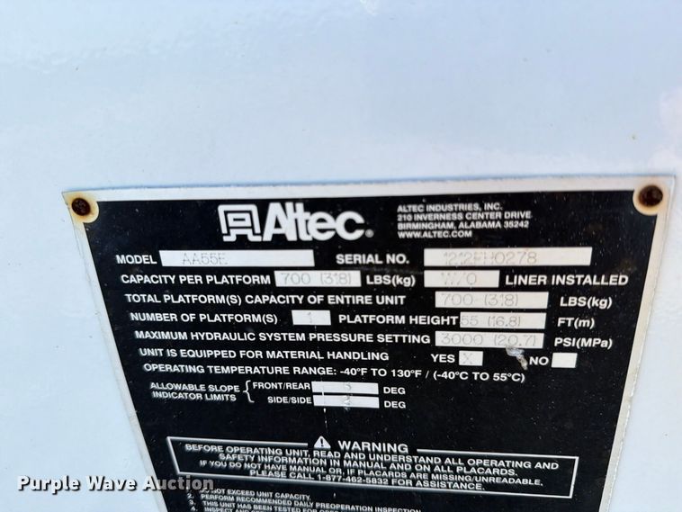 image for item DV8575 2013 International 4300 bucket truck