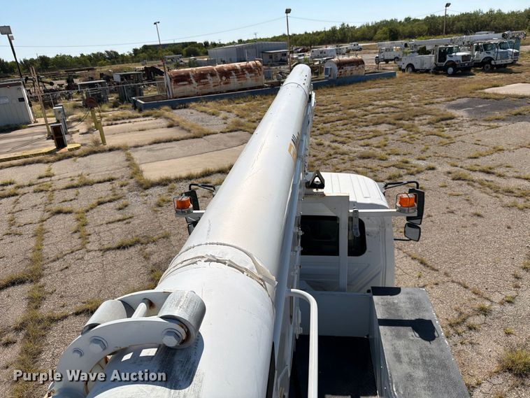 image for item DV8575 2013 International 4300 bucket truck