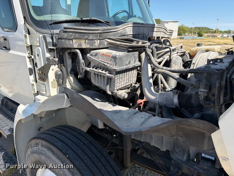 image for item DV8575 2013 International 4300 bucket truck