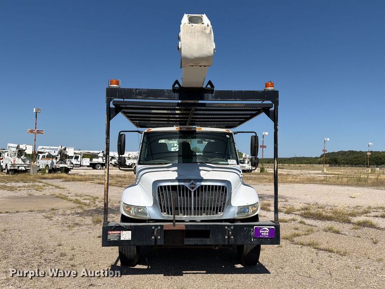 image for item DV8576 2012 International 4300 bucket truck