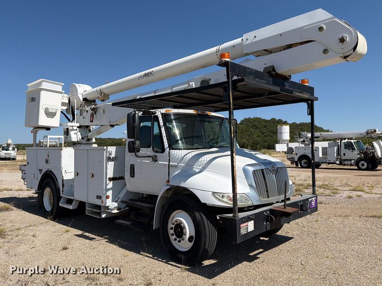 image for item DV8576 2012 International 4300 bucket truck