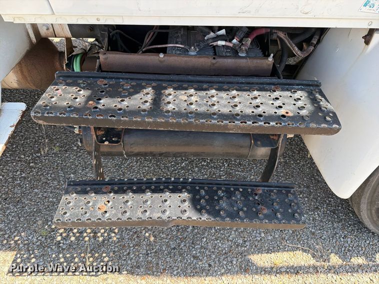 image for item DV8576 2012 International 4300 bucket truck