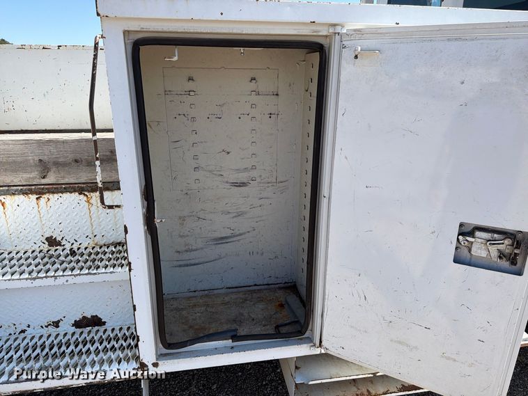 image for item DV8576 2012 International 4300 bucket truck