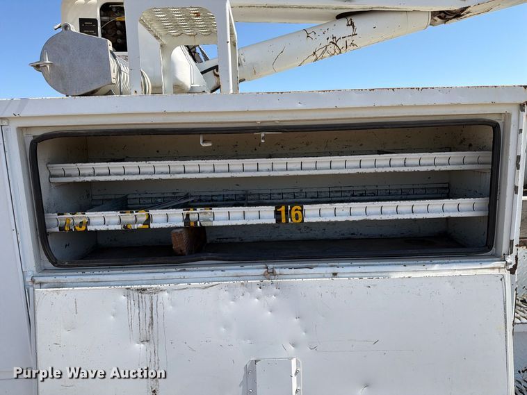 image for item DV8576 2012 International 4300 bucket truck