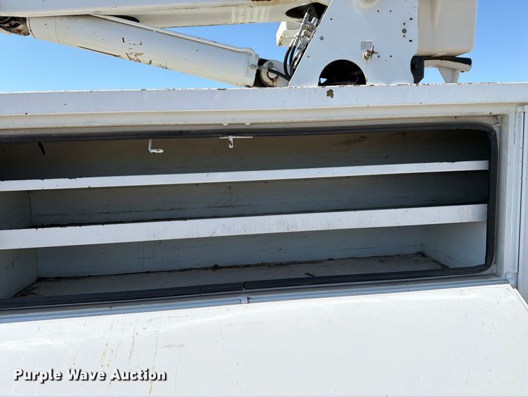 image for item DV8576 2012 International 4300 bucket truck