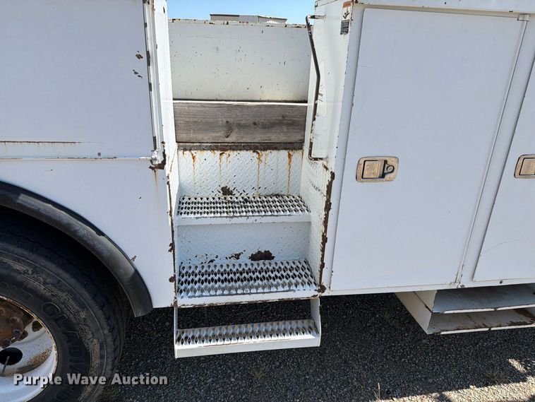 image for item DV8576 2012 International 4300 bucket truck
