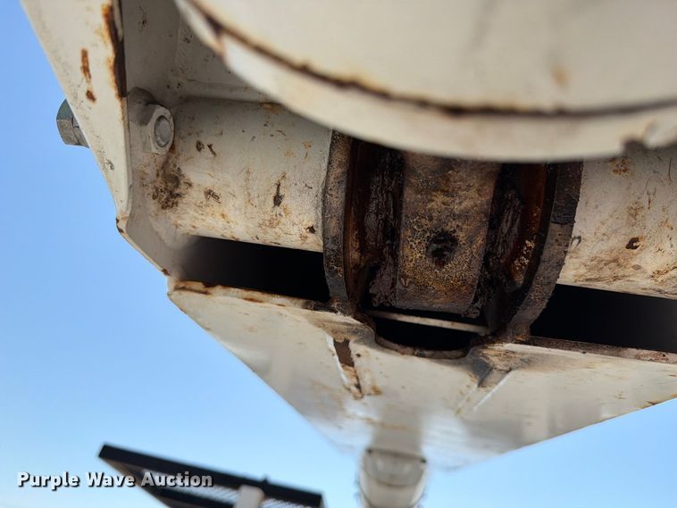 image for item DV8576 2012 International 4300 bucket truck