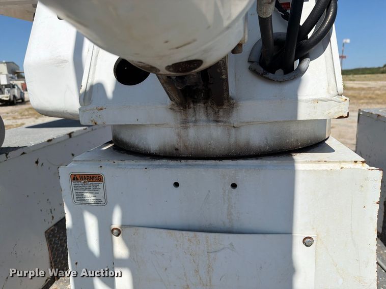 image for item DV8576 2012 International 4300 bucket truck