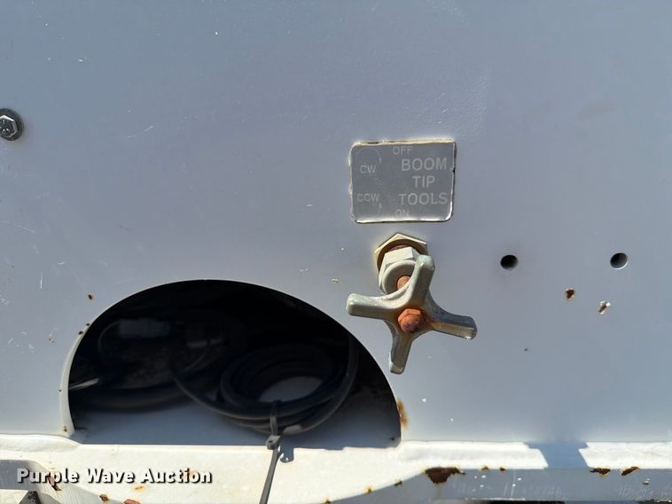 image for item DV8576 2012 International 4300 bucket truck