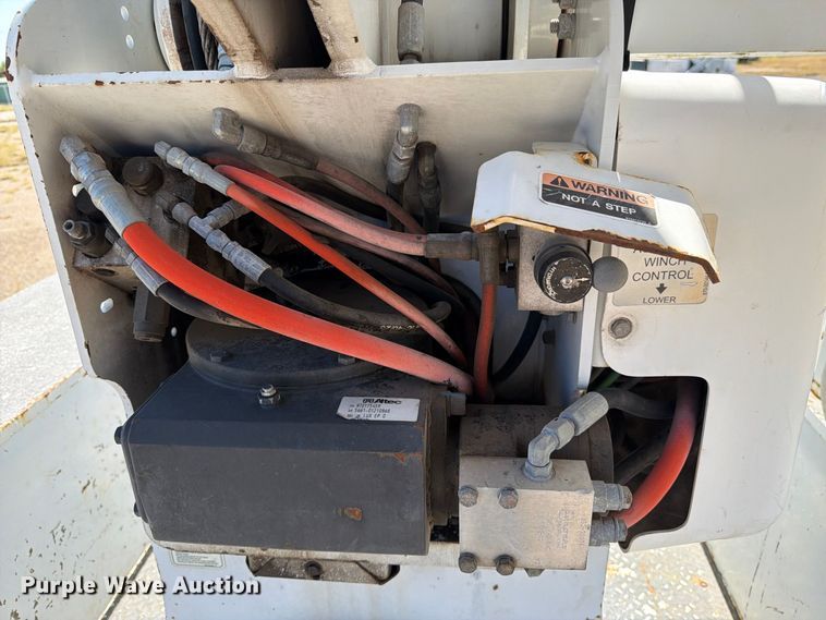 image for item DV8576 2012 International 4300 bucket truck