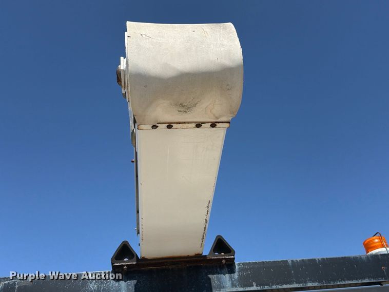 image for item DV8576 2012 International 4300 bucket truck