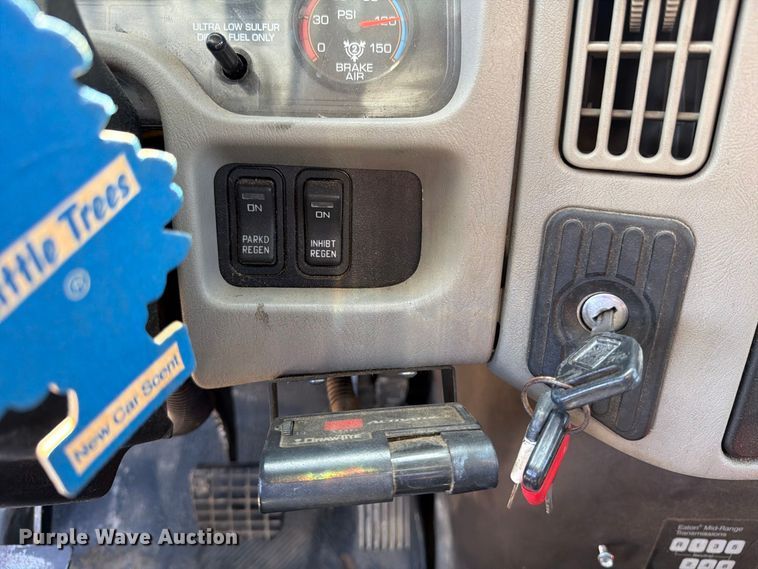 image for item DV8576 2012 International 4300 bucket truck