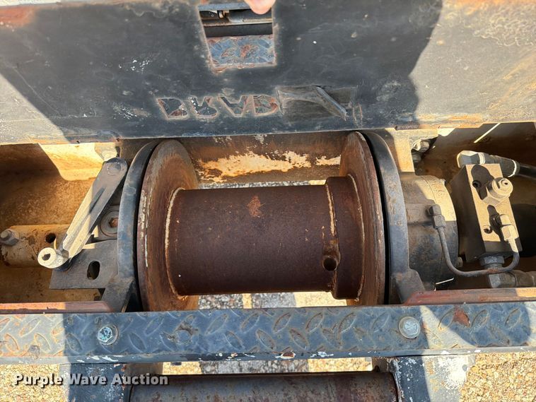 image for item DV8577 2009 International 4300 digger derrick truck