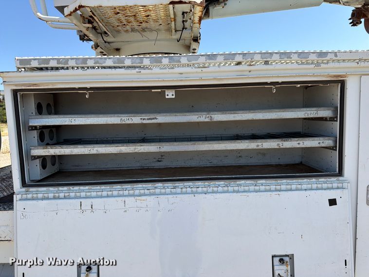 image for item DV8577 2009 International 4300 digger derrick truck