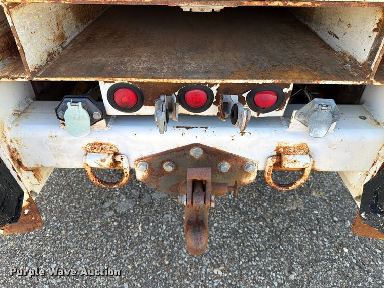 image for item DV8577 2009 International 4300 digger derrick truck