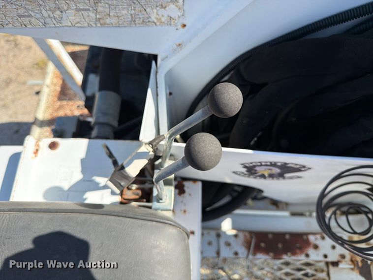 image for item DV8577 2009 International 4300 digger derrick truck