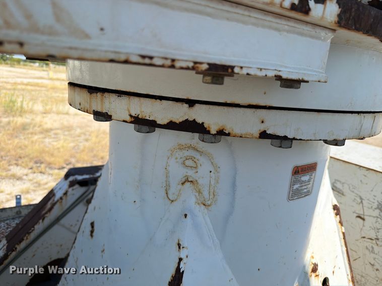 image for item DV8577 2009 International 4300 digger derrick truck