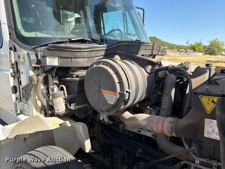 image for item DV8577 2009 International 4300 digger derrick truck