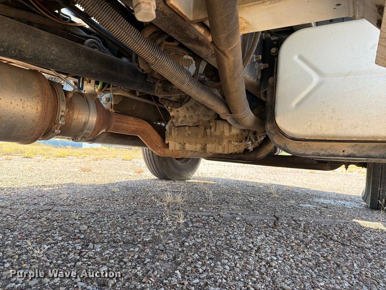 image for item DV8577 2009 International 4300 digger derrick truck