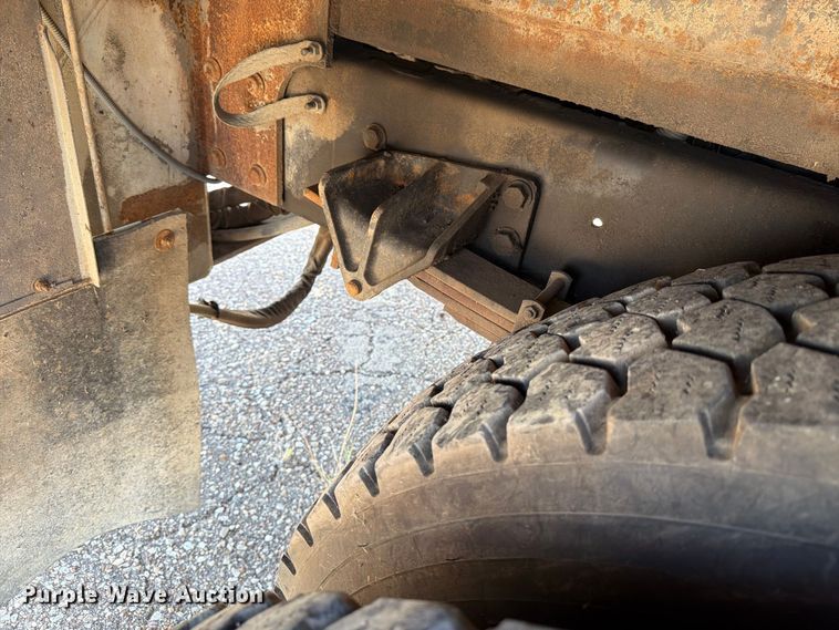 image for item DV8577 2009 International 4300 digger derrick truck