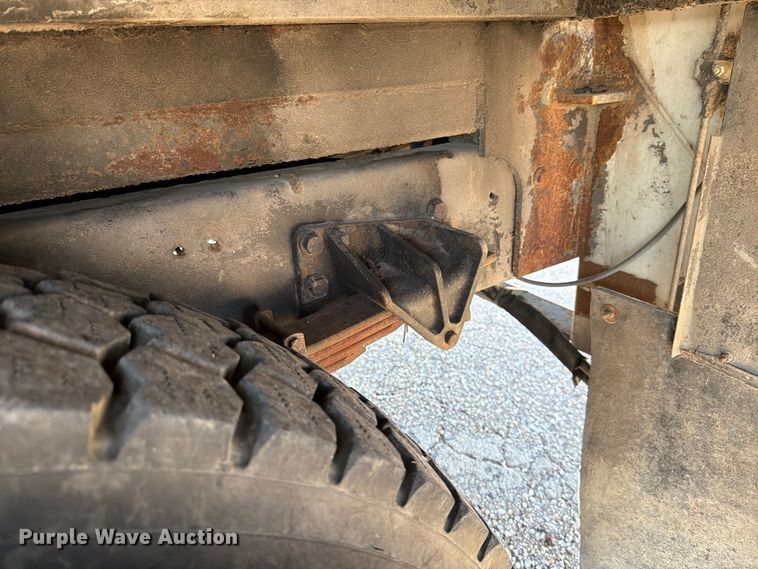 image for item DV8577 2009 International 4300 digger derrick truck