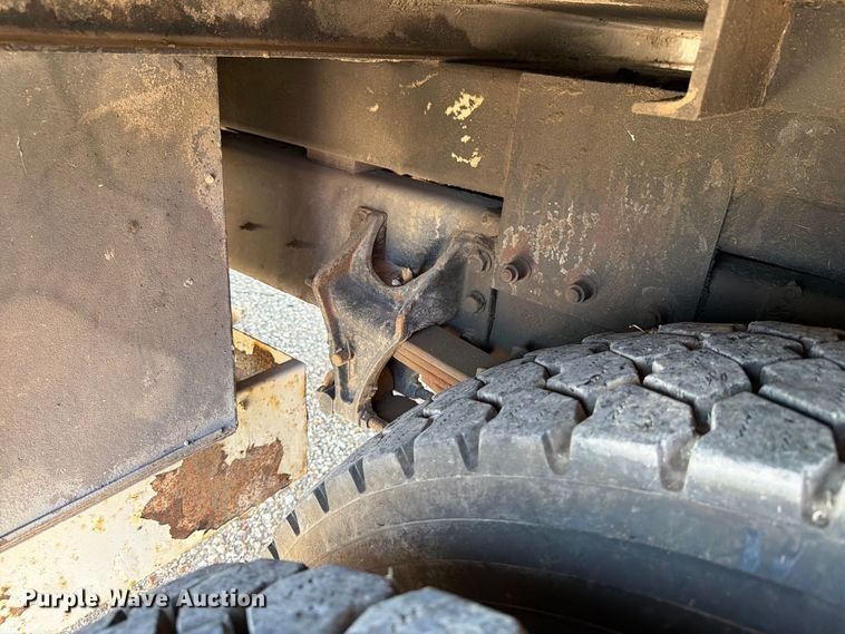 image for item DV8577 2009 International 4300 digger derrick truck
