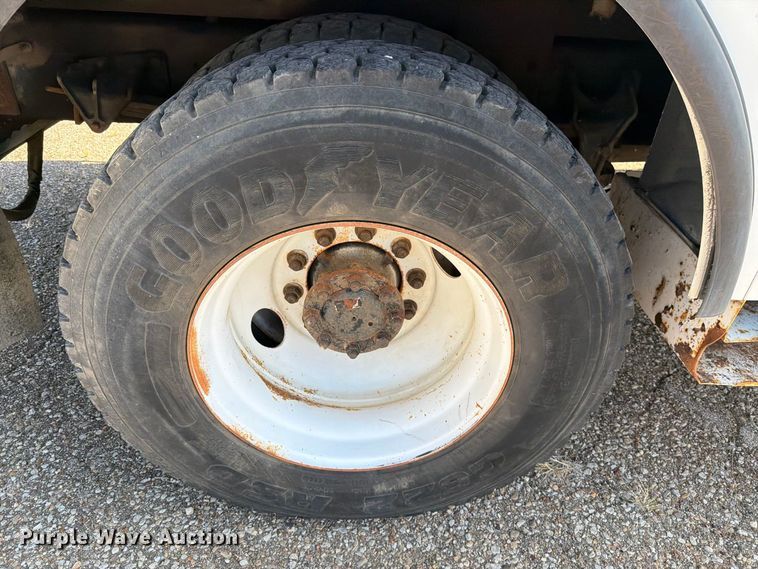 image for item DV8577 2009 International 4300 digger derrick truck